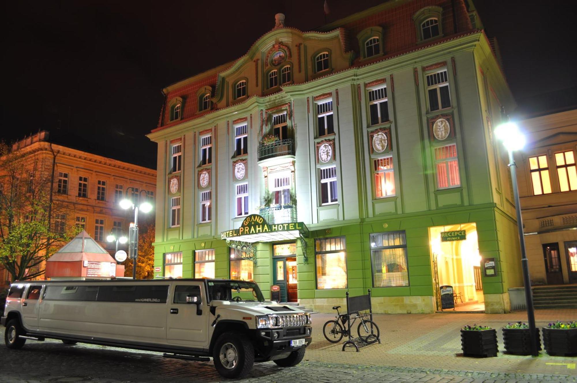 Grand Hotel Praha Jicin Exterior photo